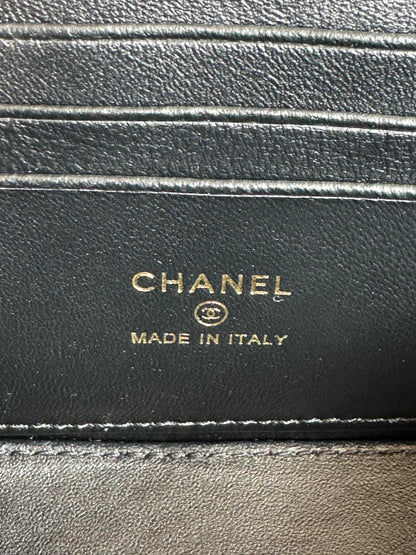 SMALL VANITY CASE 17 WITH HANDLE IN BLACK CALFSKIN GOLD METAL CHAIN
