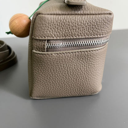 EXTRA POCKET L12 IN COFFEE BROWN CALFSKIN WITH SILVER HARDWARE