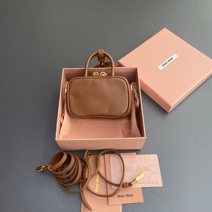 MICRO BAG KEYCHAIN 11 IN CAPE PALLISER BROWN CALFSKIN EMBOSSED LOGO