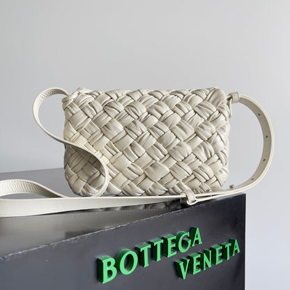 BV Small Rumple Messenger 21 White Lambskin Shw