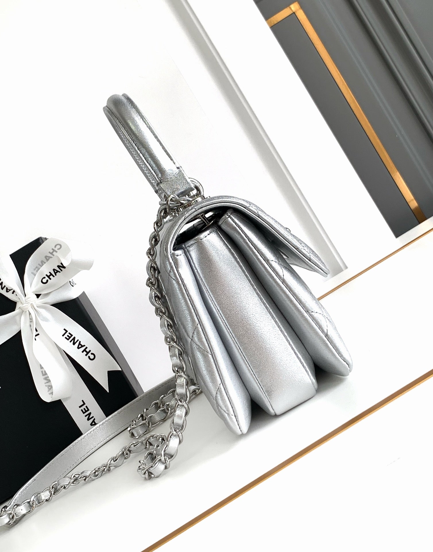 CC MINI 19 FLAP BAG IN SILVER CALFSKIN