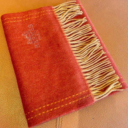 UNIE BRODEE GM MUFFLER IN SCARLET RED CASHMERE