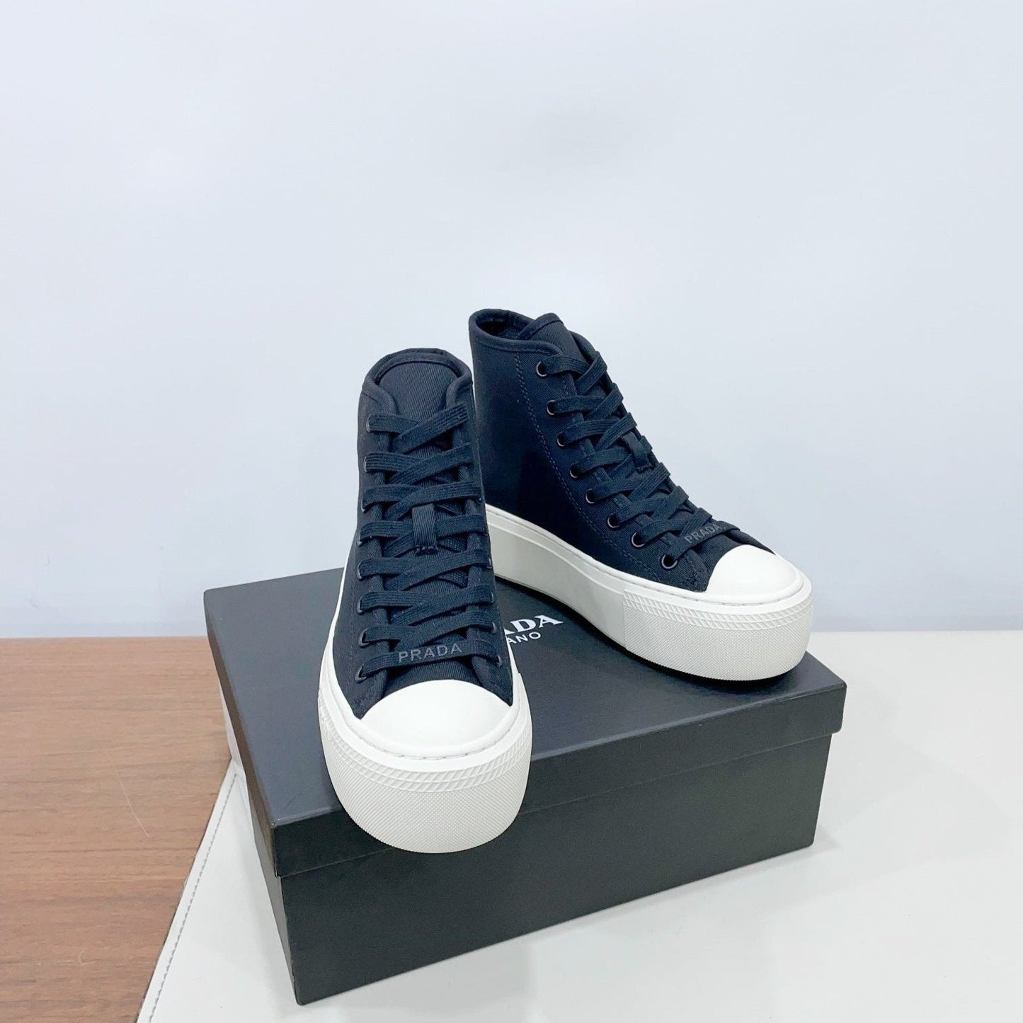 HIGH-TOP SEANKERS IN SPACE BLUE CANVAS
