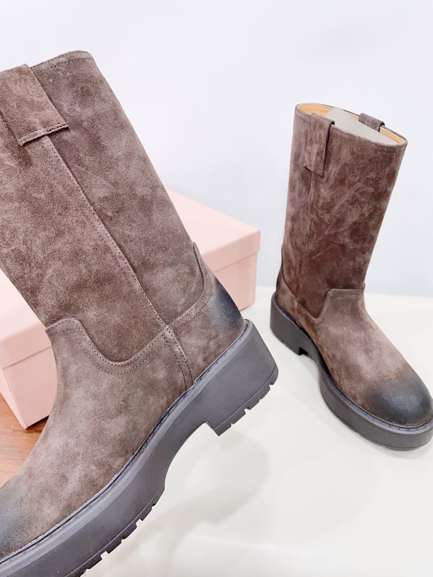 THICK-SOLED BOOTS IN COCOA BROWN SUEDE