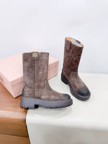 THICK-SOLED BOOTS IN COCOA BROWN SUEDE