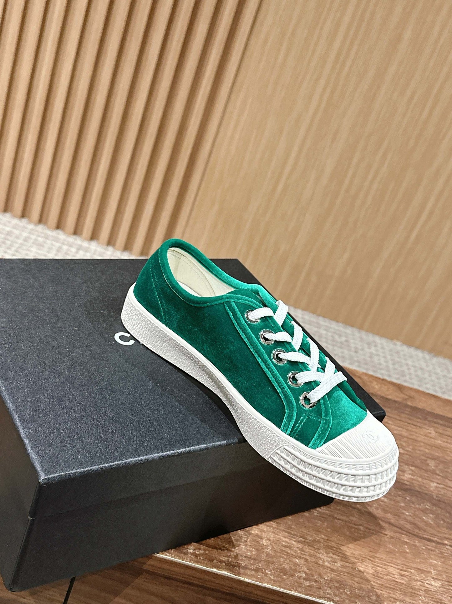 CONVERSE SNEAKER IN TEAL GREEN VELVET