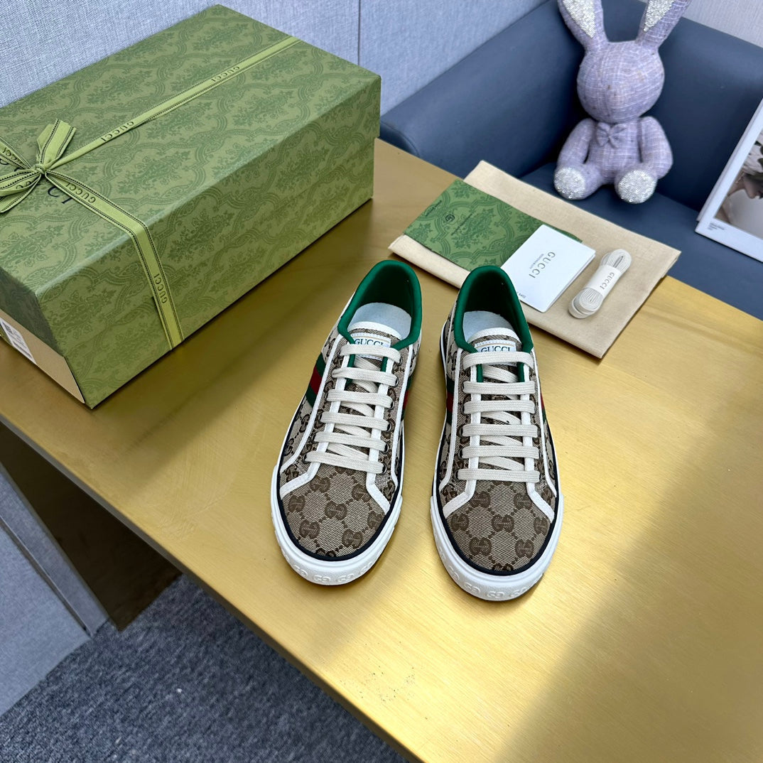 GG TENNIS 1977 TRAINER LIGHT BROWN CANVAS WITH BLACK TRIM