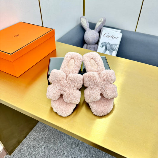 0RAN SHEARLING SANDALS LIGHT PINK