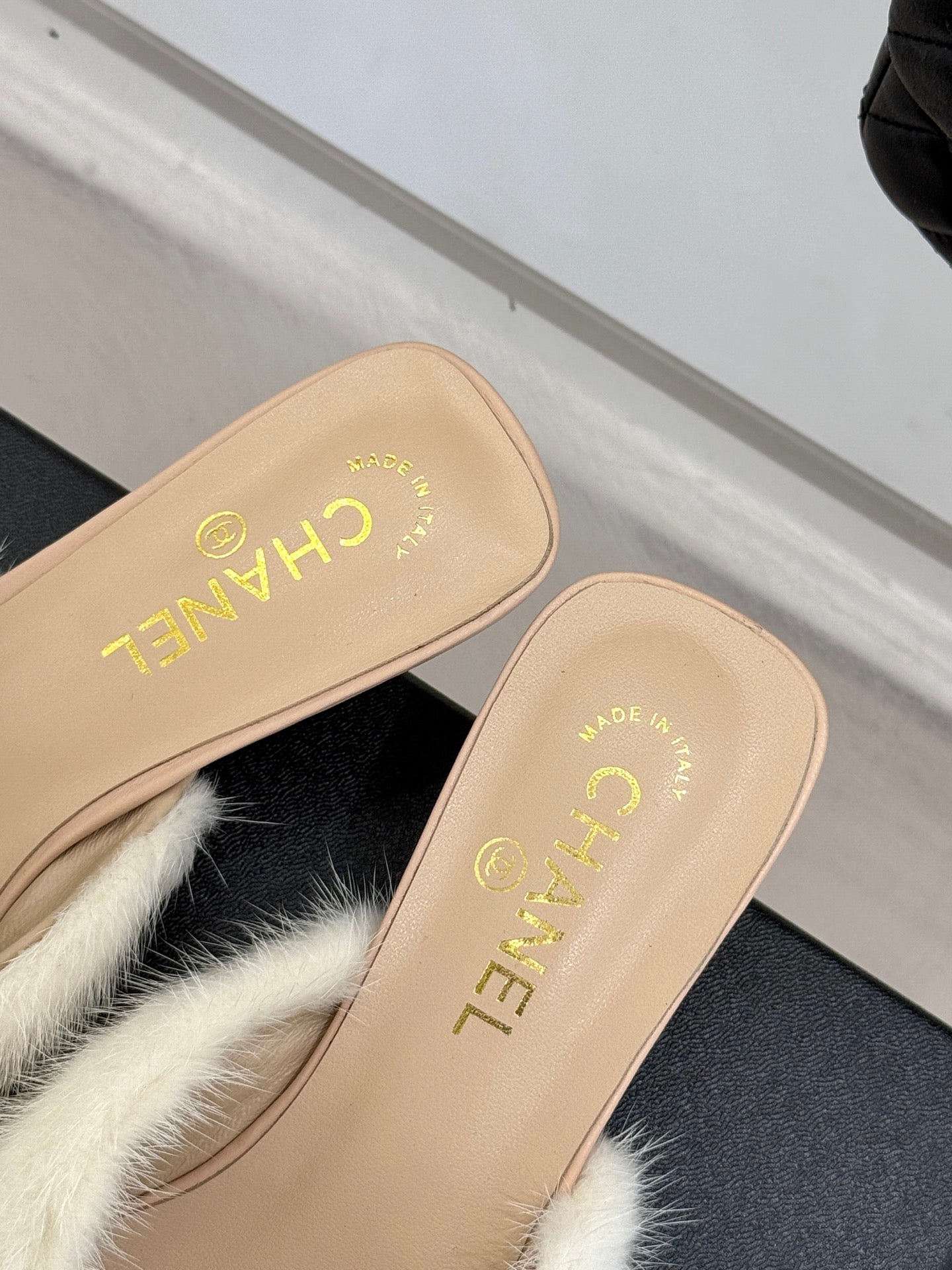 RABBIT FUR POINTED-TOE MULE IN BISQUE BEIGE LAMBSKIN