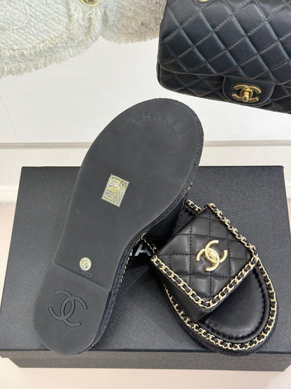 FLAT CHAIN HEART SLIPPER IN BLACK LAMBSKIN