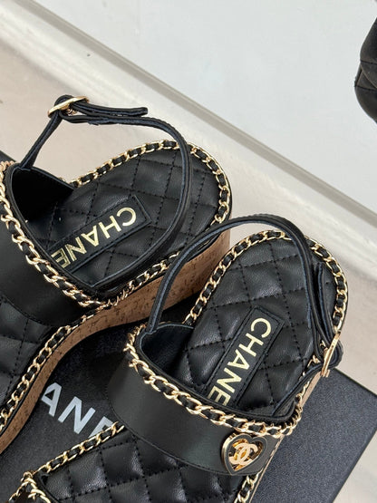 THICK-SOLED CHAIN HEART SANDAL IN BLACK LAMBSKIN