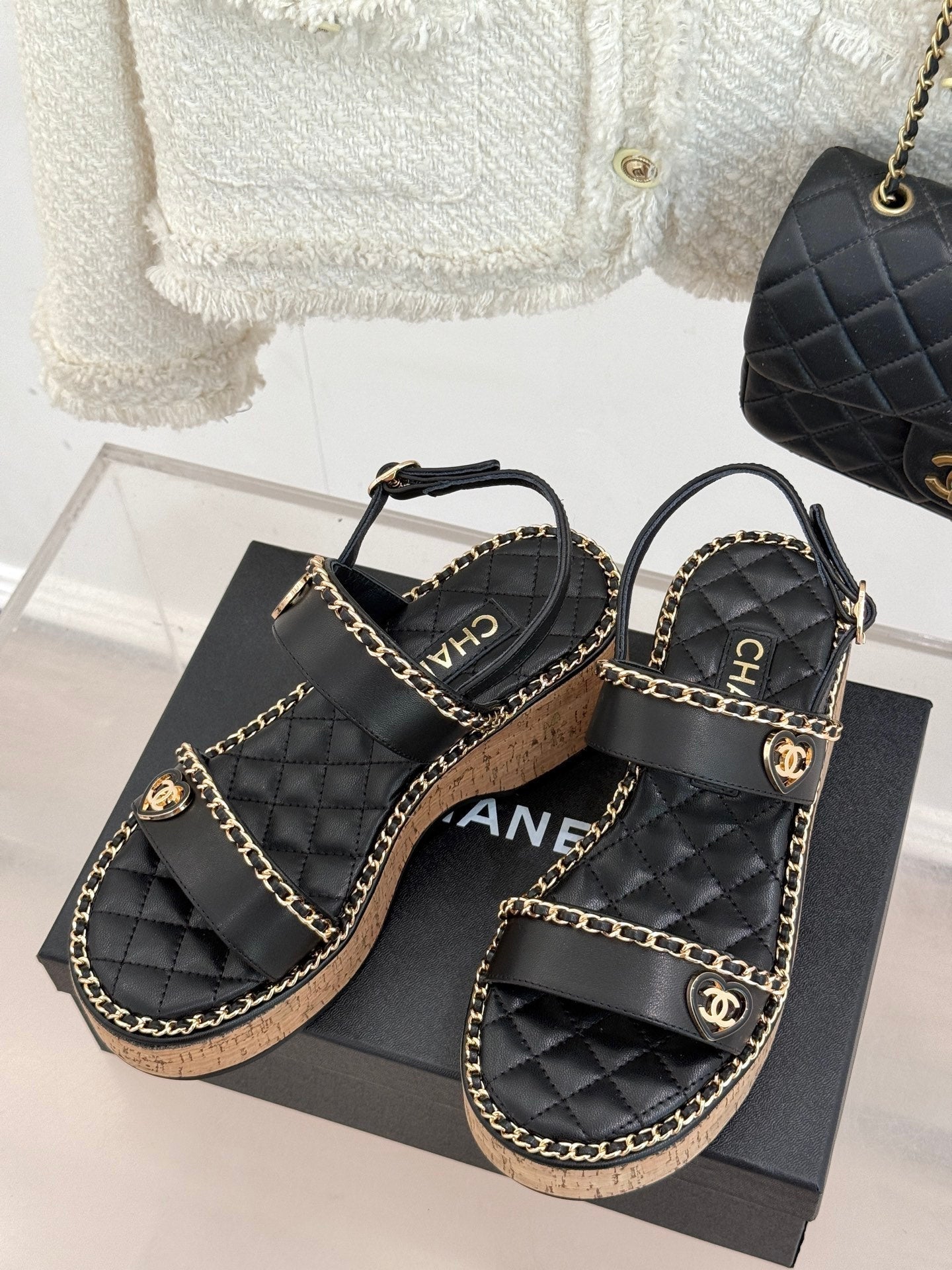 THICK-SOLED CHAIN HEART SANDAL IN BLACK LAMBSKIN