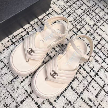 THICK-SOLED THONG SANDAL IN WHITE CREAM LAMBSKIN