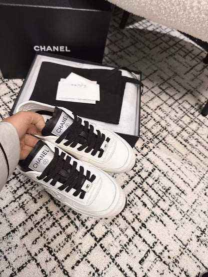 TRAINERS SNEAKER IN WHITE CALFSKIN AND SUEDE