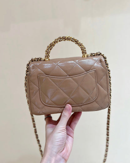 FLAP BAG WITH TOP HANDLE 19 IN BROWN LAMBSKIN GOLD HARDWARE