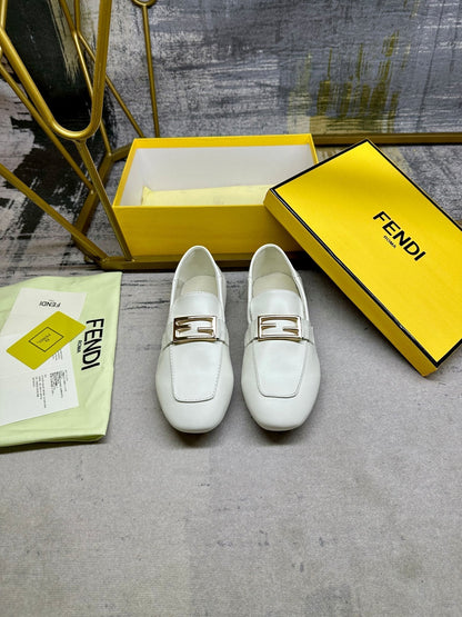 FENDI LOAFERS IN WHITE LAMBSKIN GOLD BUCKLE
