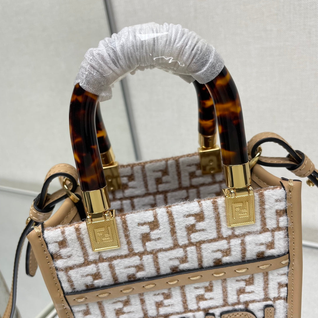 MINI SUNSHINE 18 IN WHITE WOOL AND CAMEL BROWN RAFFIA CALFSKIN TRIM