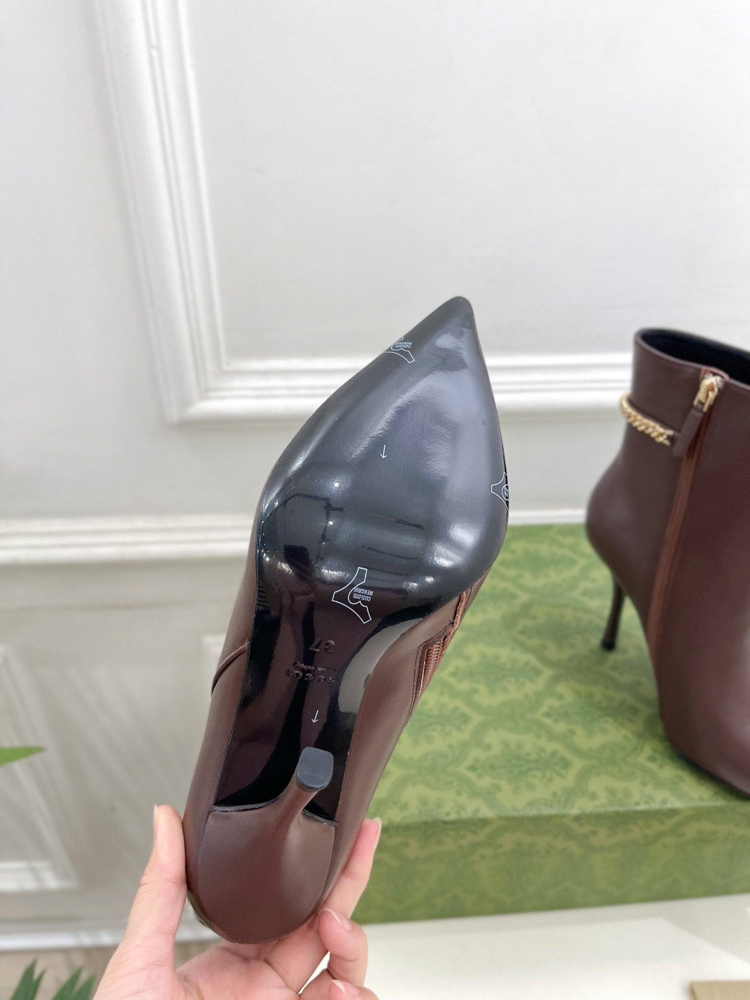 SIGNORIA SHORT BOOTS 10.5CM IN WALNUT BROWN CALFSKIN
