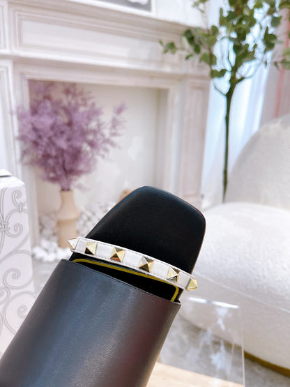 ROCKSTUD TOWER-HEEL MULES IN BLACK CALFSKIN 7 CM