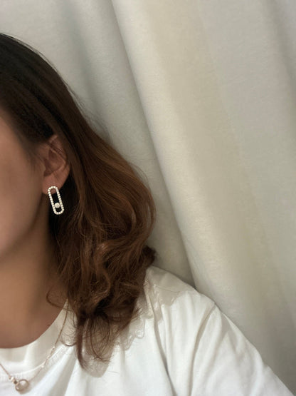 MOVE UNO MEDIUM PAVED DIAMOND EARRINGS